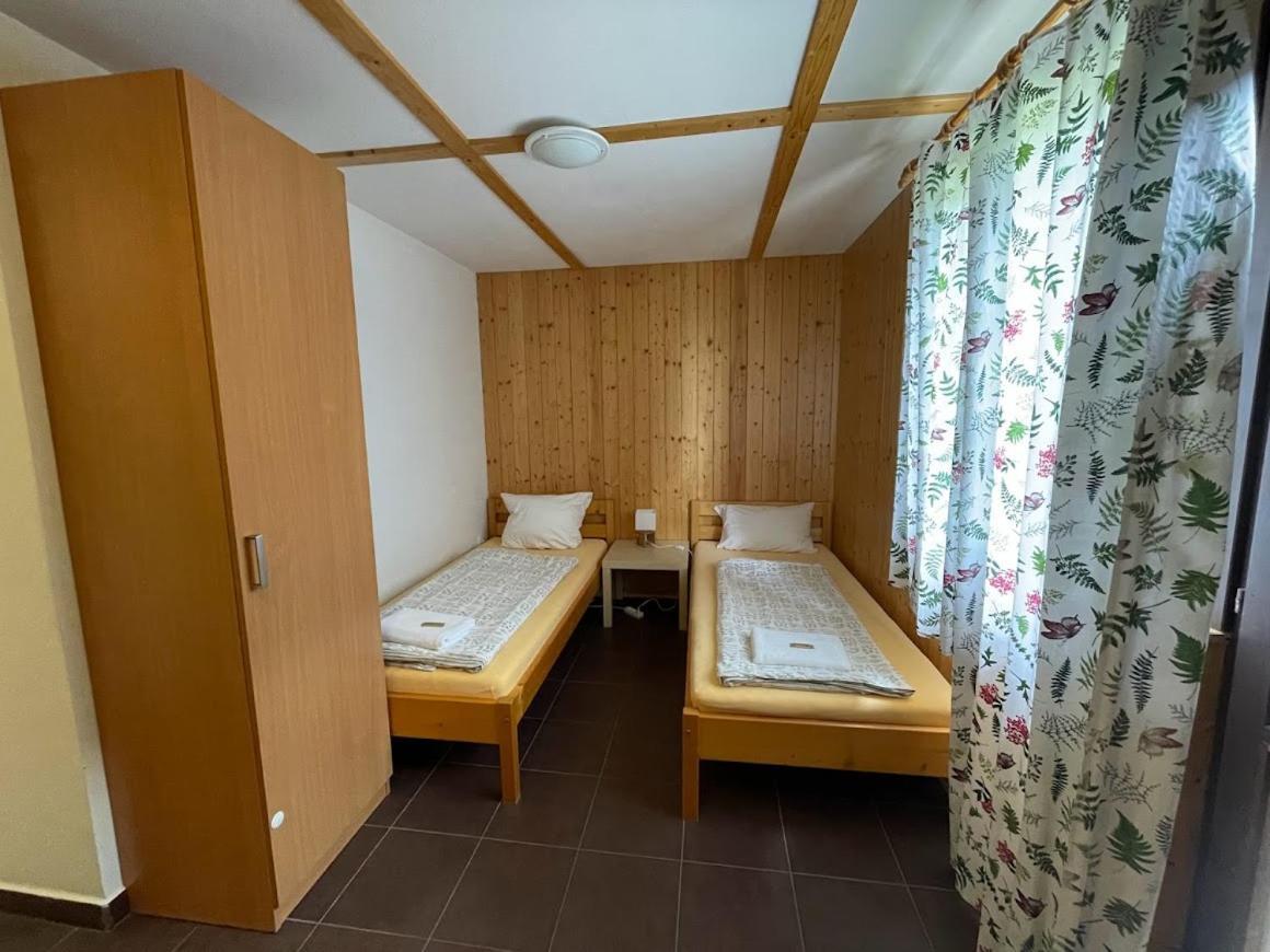 Hotel Rohanov 2*